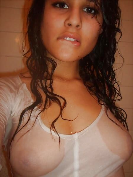 Wet T-shirt amateur teen girls tits sexy shower porn gallery