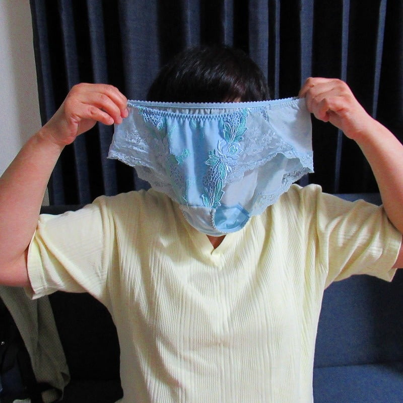 Japanese mature woman panties - 3 Photos 
