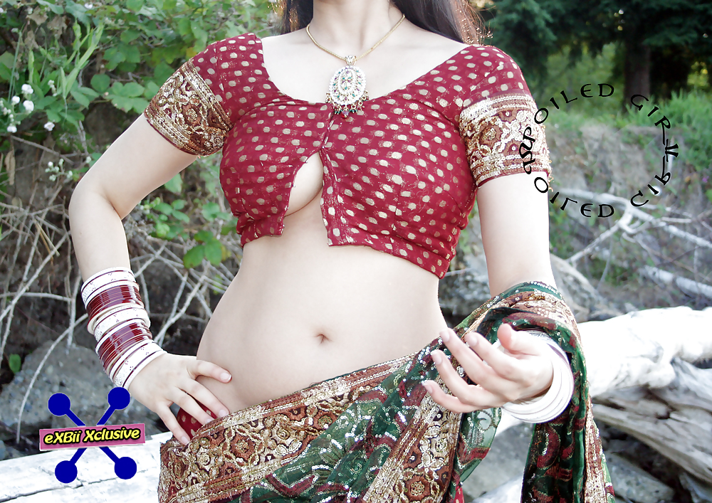 Young Indian Wife Tanishka porn gallery