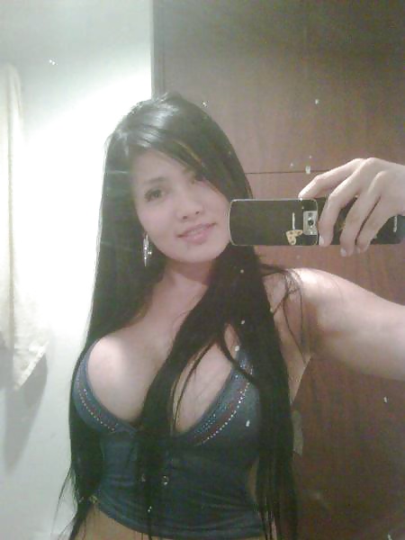 great cleavages beaux decolletes porn gallery