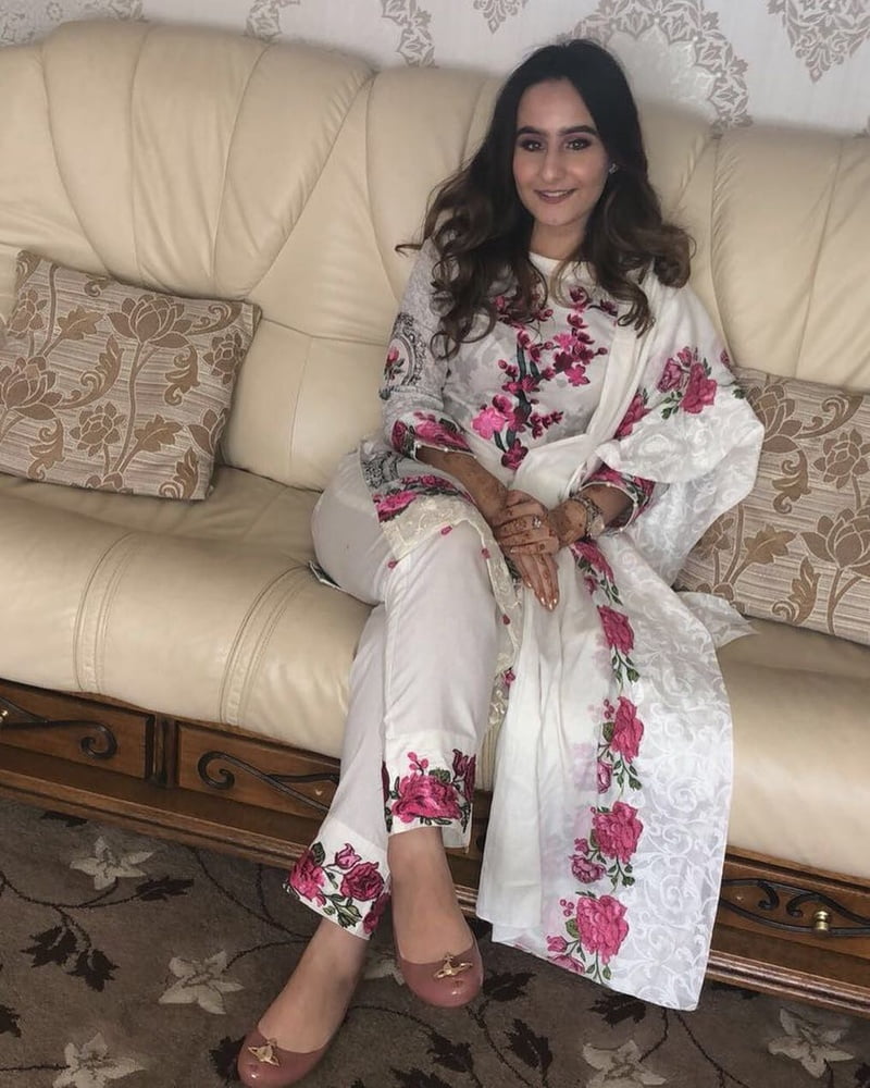 See And Save As Beautiful Pakistani Indian Arab Women Sexy