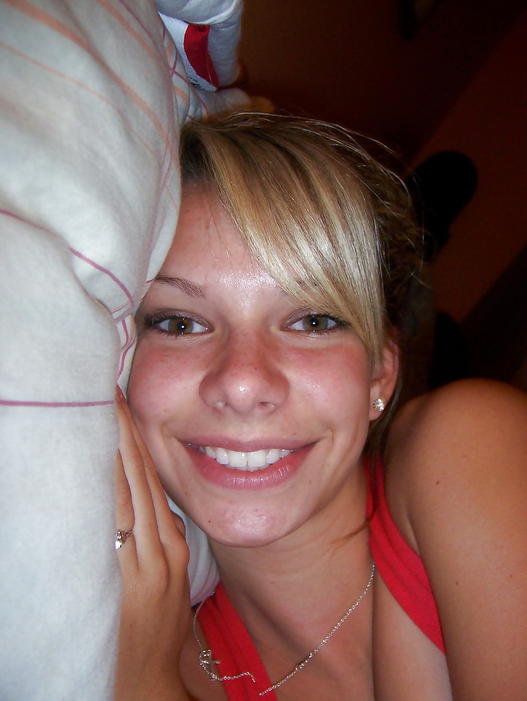 Pretty Amateur Allie porn gallery