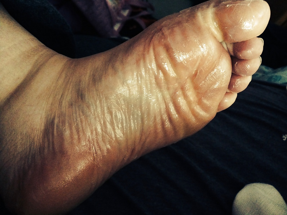 BBW Friend's Amature Wrinkly Soles porn gallery
