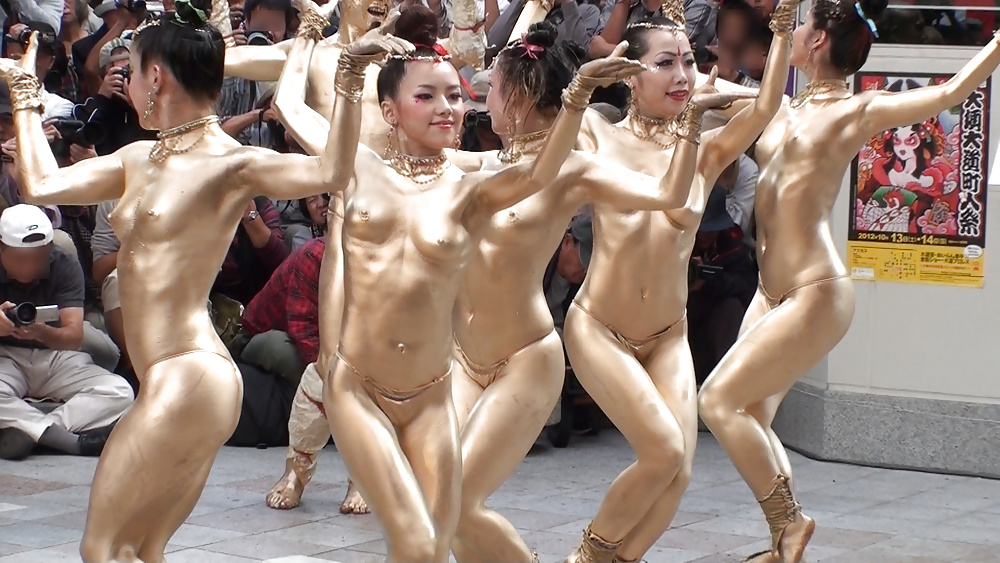 Chinese girls- Gold paint- Hot Public Tits and Ass porn gallery