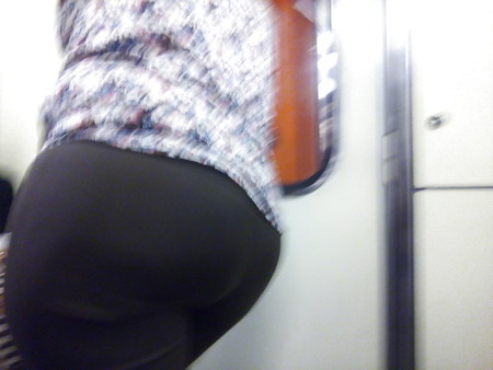 Culos en el metro