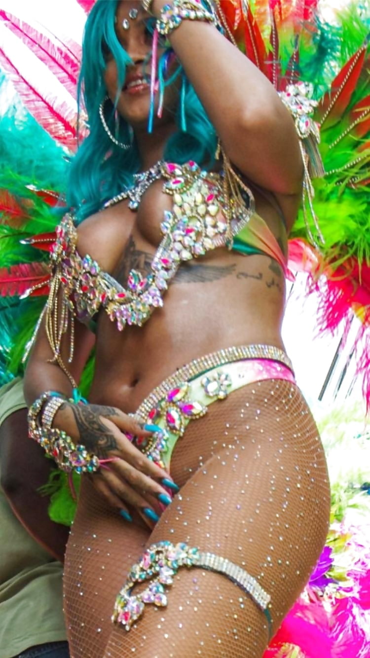 Rihanna 2017 Barbados Carnival Amazing Thick Ass And Tits 22 Pics