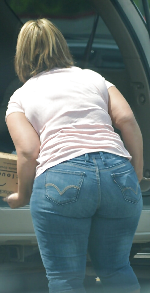 Public booty porn gallery
