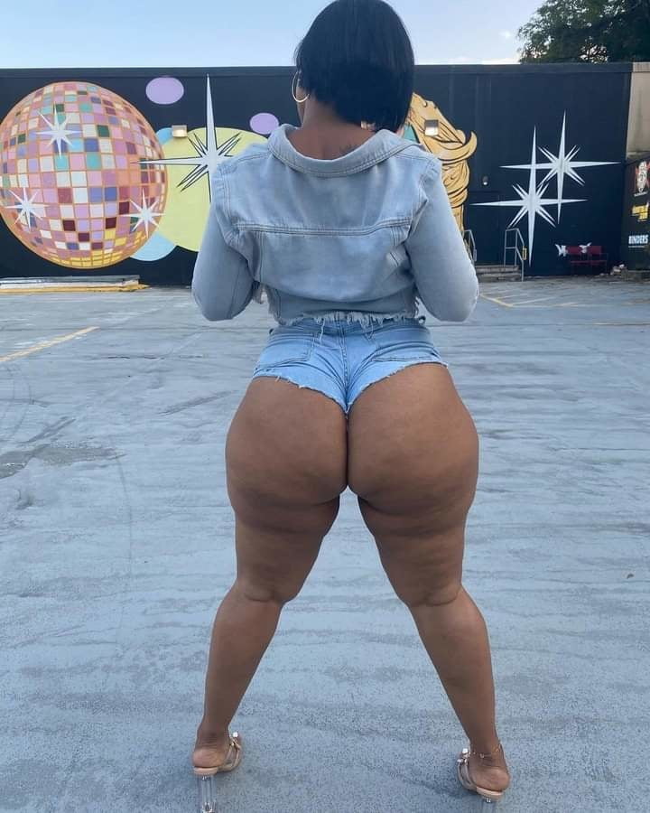 Thick thots - 11 Photos 