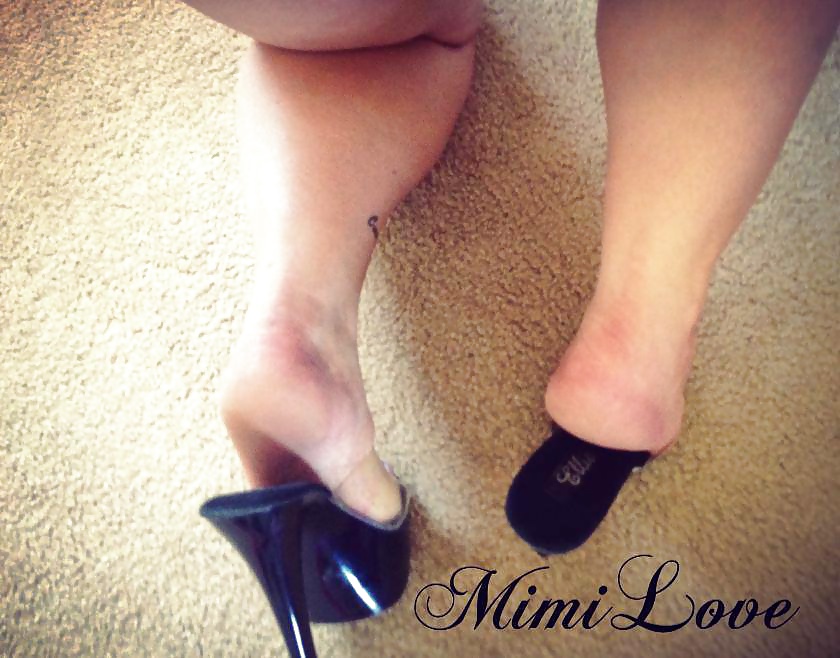 mimi love's sexy feet porn gallery