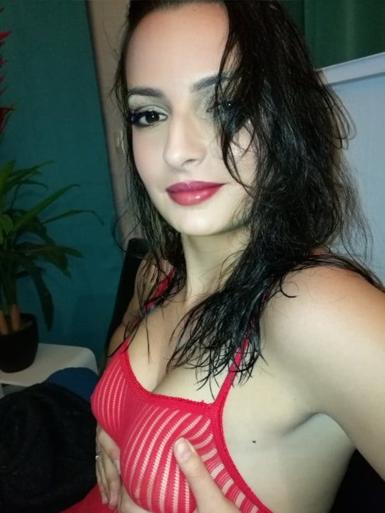 Sienna sexy italian slut exposed dressed undressed tits ass- 25 Pics 
