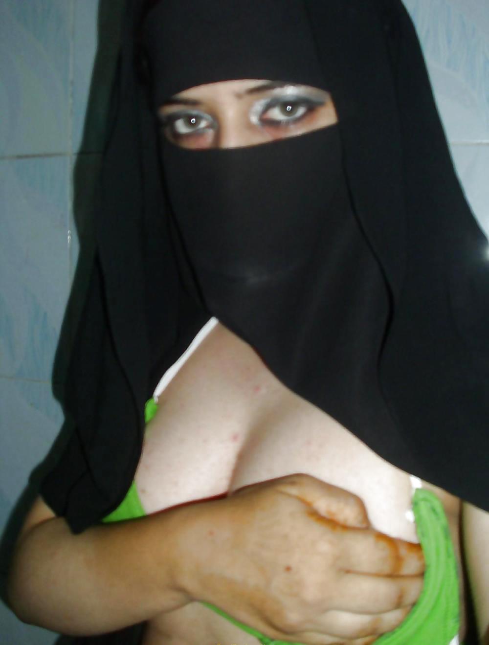 Hot Niqab 17 Pics