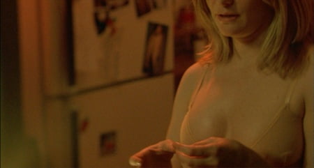 Jennifer jason leigh boobs