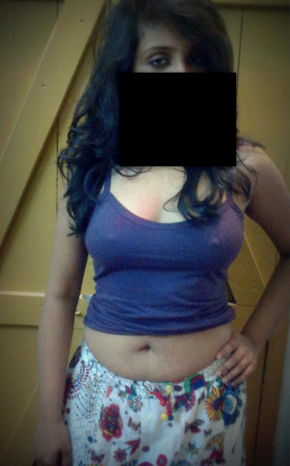 New Desi Slut in Town porn gallery