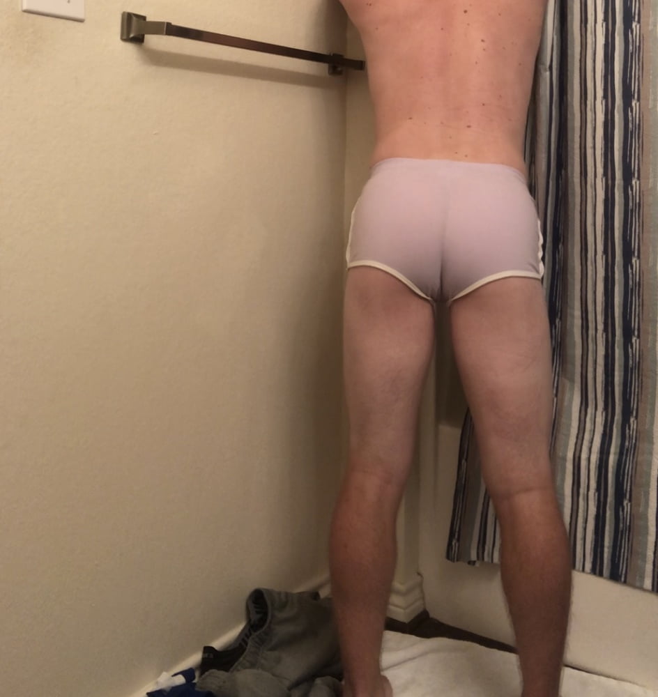 Sexy pics in my panties! - 25 Photos 