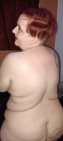 karcelyne shows her pleasure         