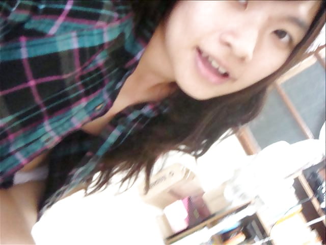 A Taiwan slut porn gallery