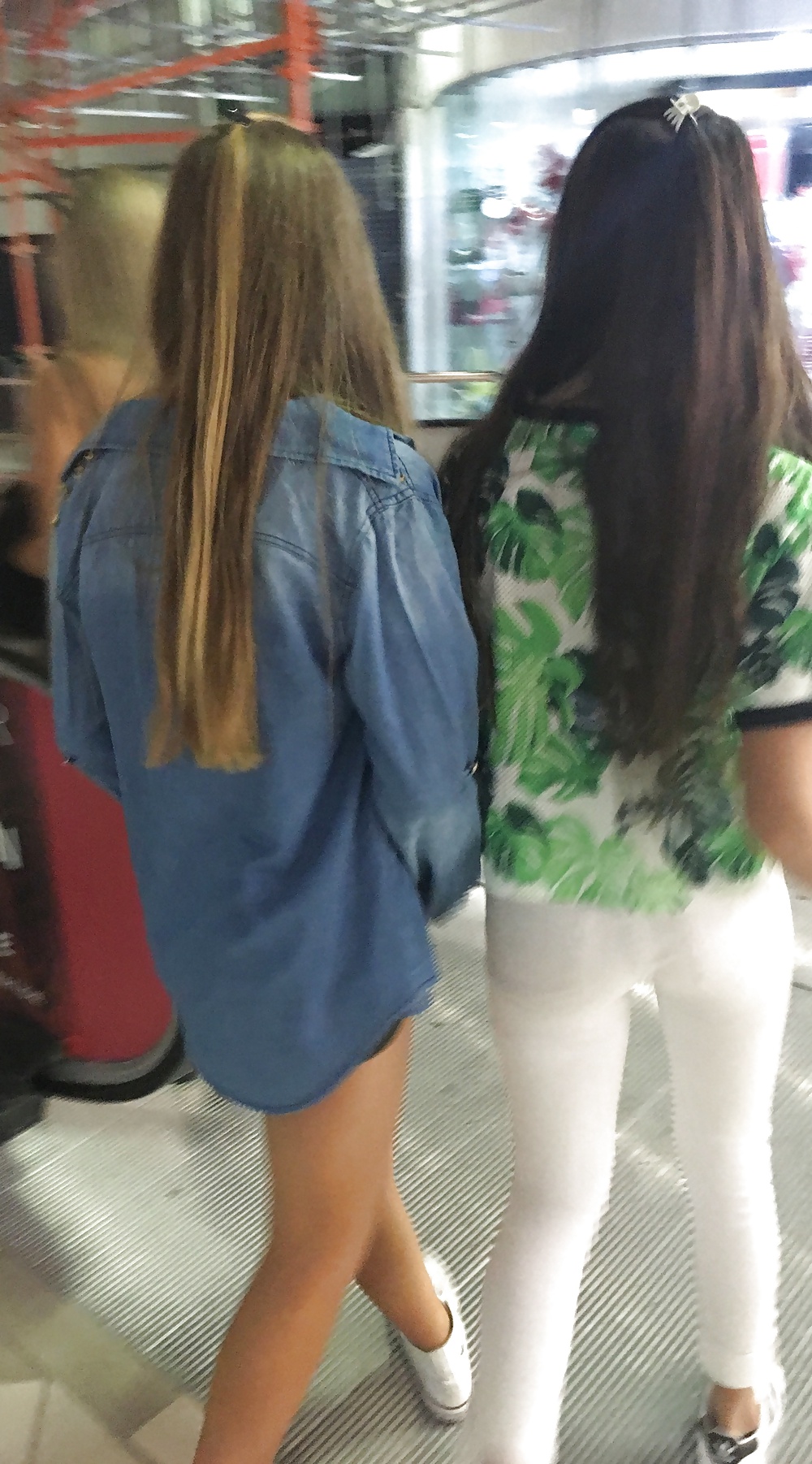 2 TIGHT mall teens! porn gallery