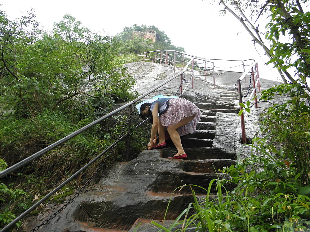 Chinese milf outdoor flashing porn gallery