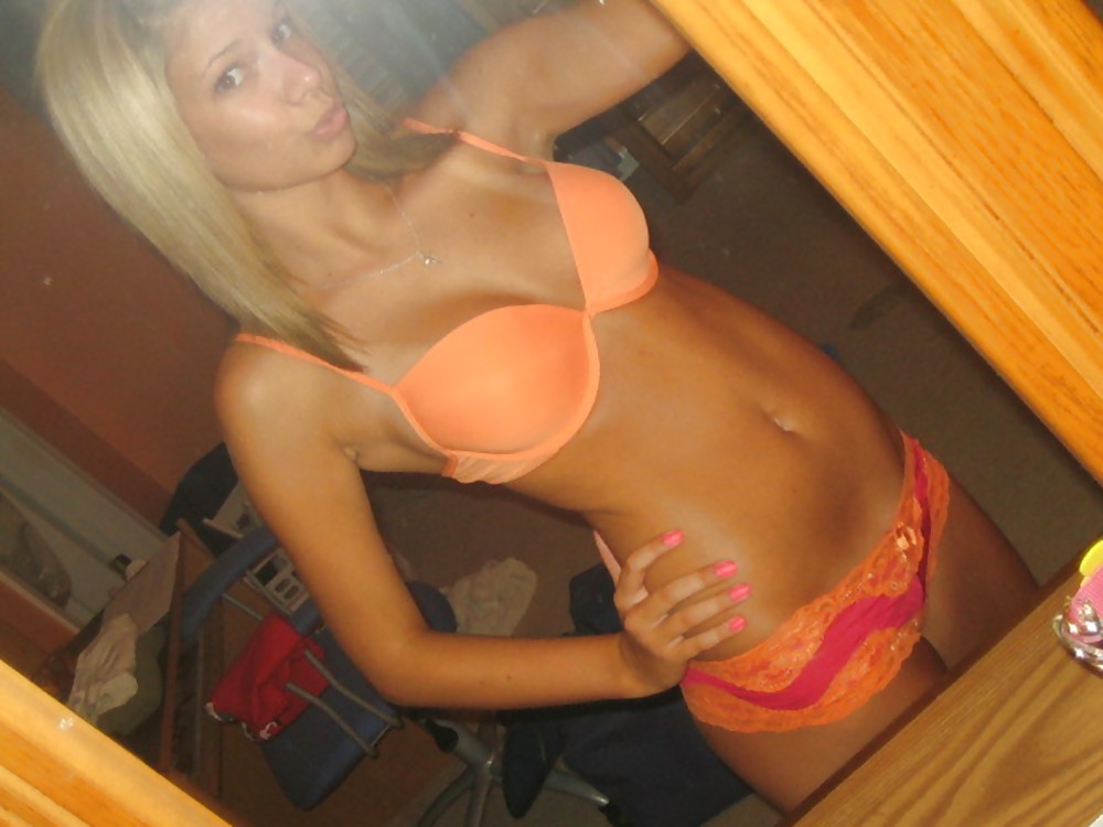 Pretty Amateur Allie porn gallery
