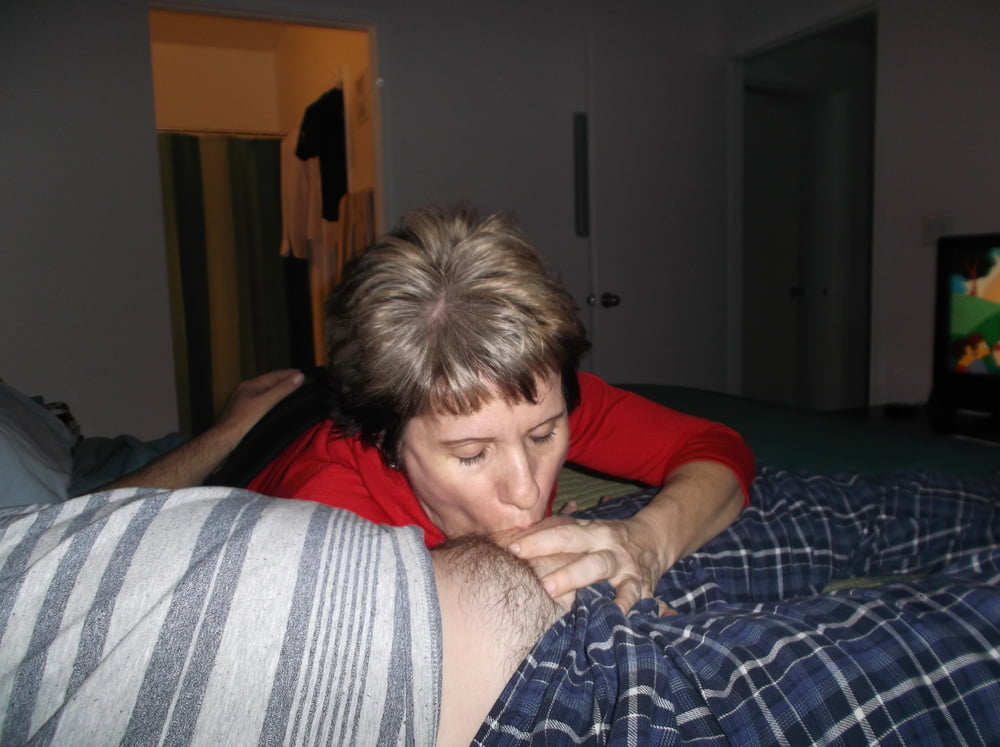 Mature Nerdy Mother With Hungry Old Cunt