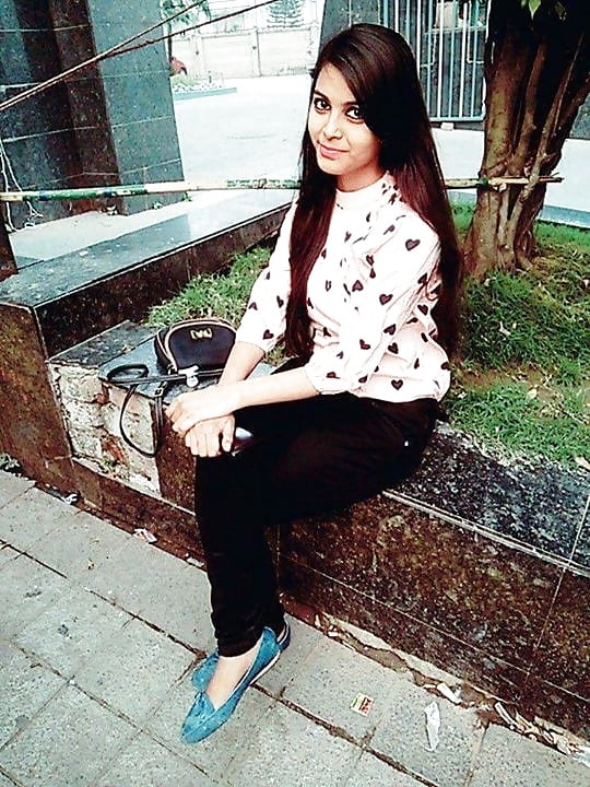 AMATEUR INDIAN BABE porn gallery