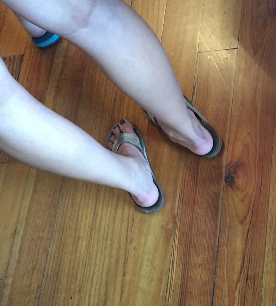 Candid Feet porn gallery