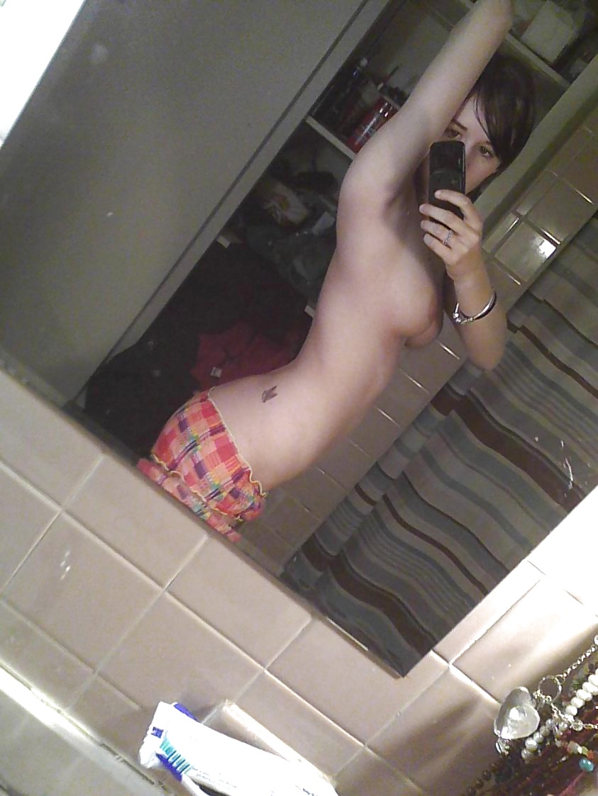 Selfshot Young Teens porn gallery