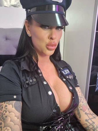 hotmilfbitch free photos         