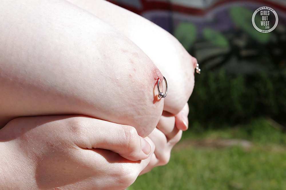 Busty and pierced amateur toys her hairy muff porn gallery