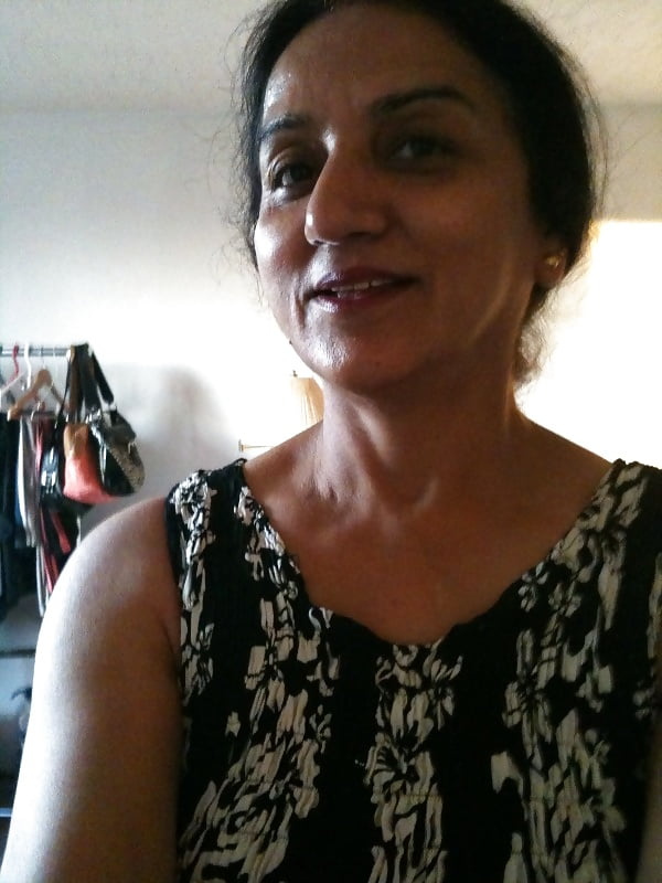 Mature Milf Pleased By Black - See and Save As indian mature milf showing her natural tits porn pict -  4crot.com
