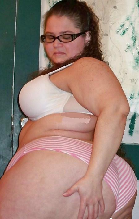 Candi has a HUMONGOUS ASS !!! porn gallery