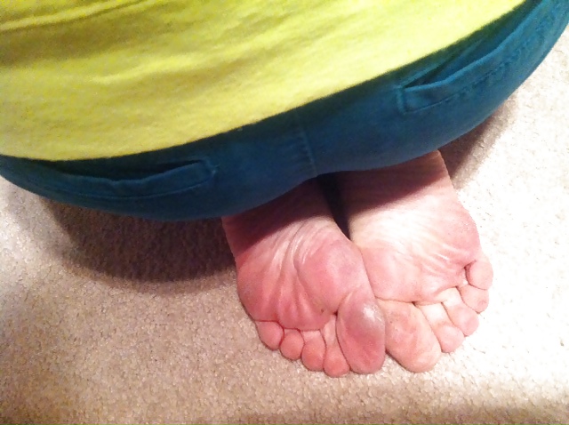 My wife's Size five feet.  Comment and tribute.  More to Cum porn gallery