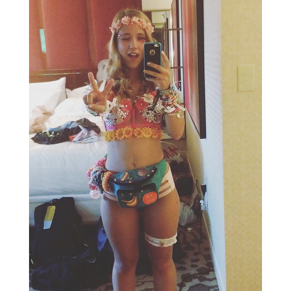 Blonde College Party Girl porn gallery