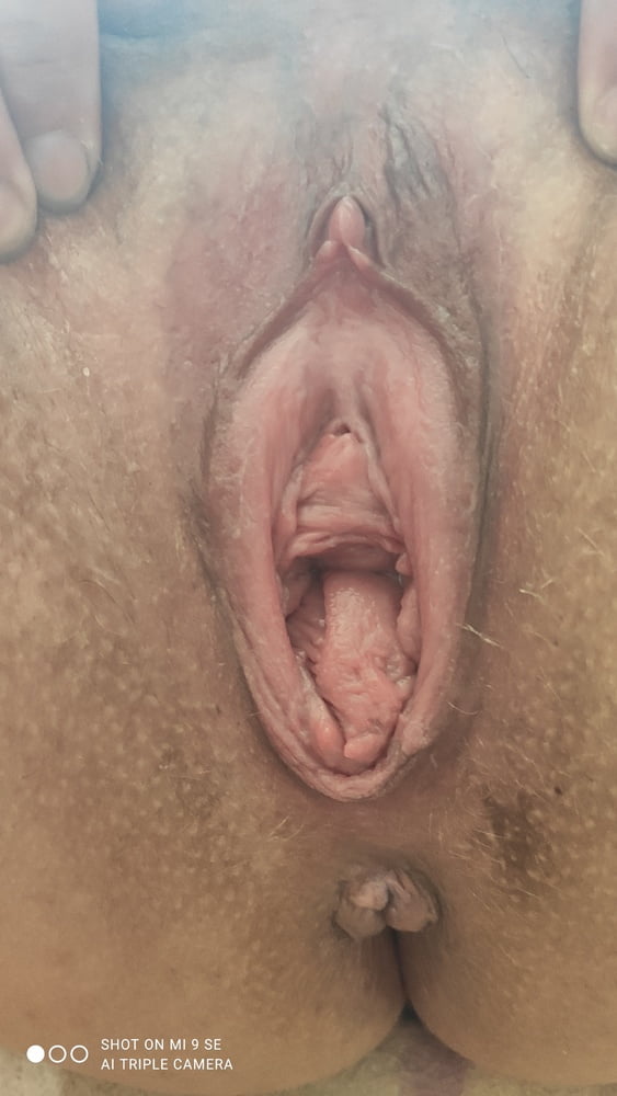 Eating cum out of my pussy