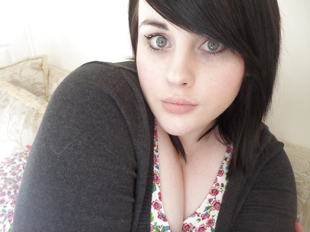 Huge Tits Cute Face porn gallery