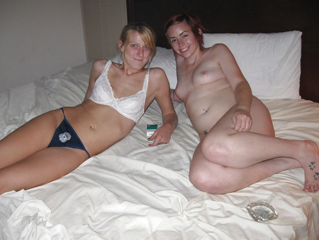 Amateur Lesbo Couple