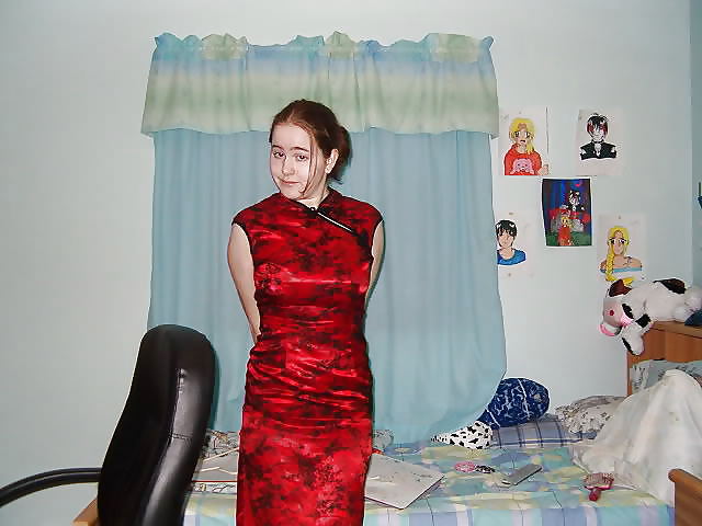 Single Western girl in Satin Cheongsam porn gallery