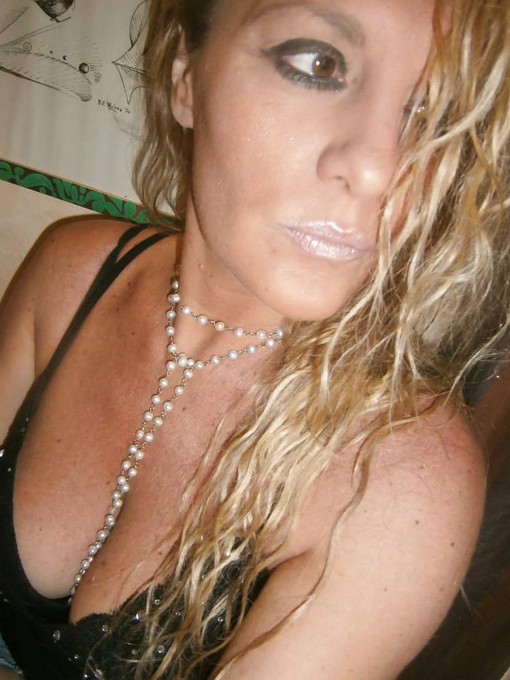Nice tits blonde milf selfies NN porn gallery