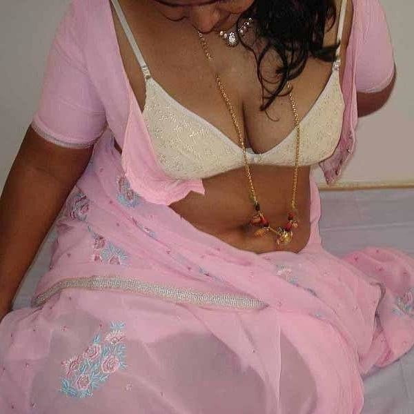 Sexy young Indian lovers- 107 Photos 