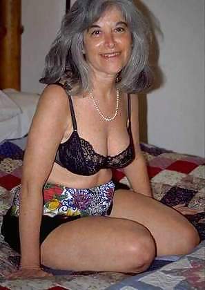 Amatuer BBW in Lingerie porn gallery
