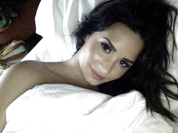 Demi Lovato Leaked Cell Phone Photo's porn gallery