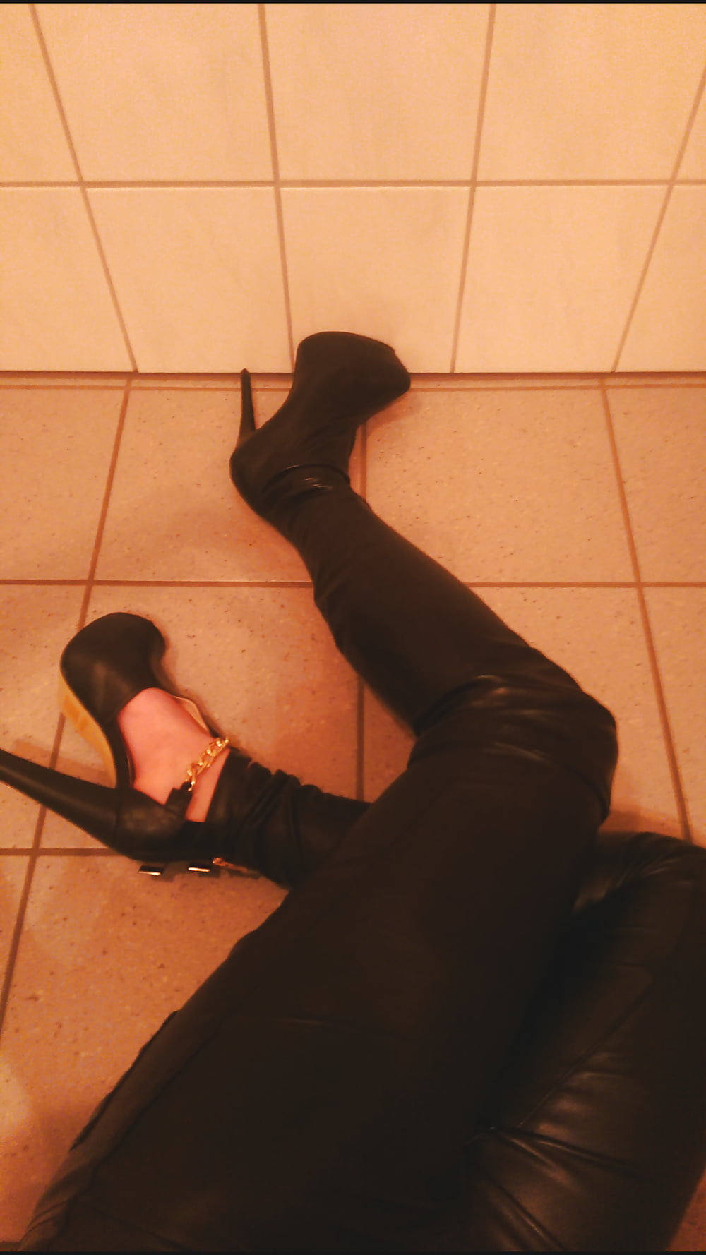 Welche Schuhe gefallen euch besser ? porn gallery