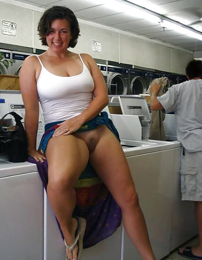 Amateur Sluts Public Flashing! porn gallery