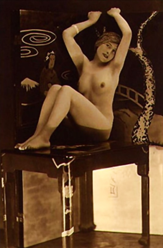 Vintage lady's & Posture-num-013 porn gallery