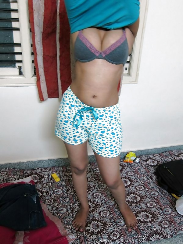 Indian girl Removing clothes and Teasing Non nude porn gallery