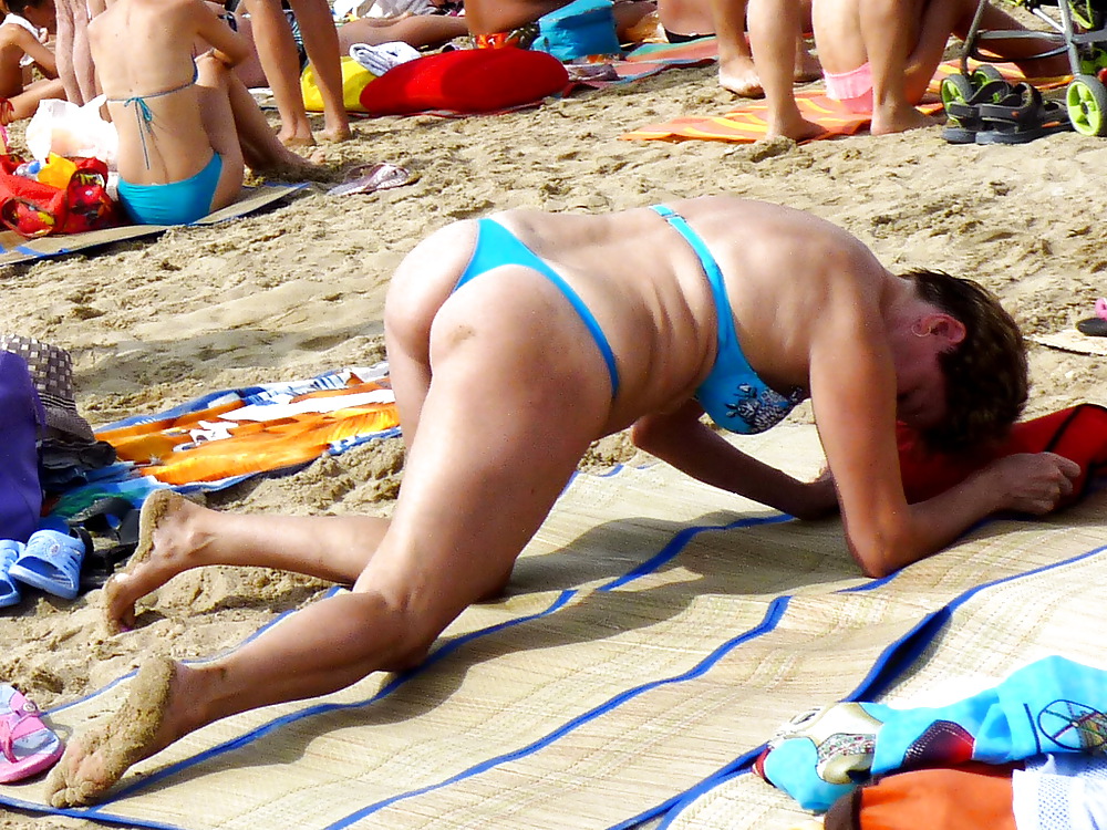 Russian women on the beach! porn gallery