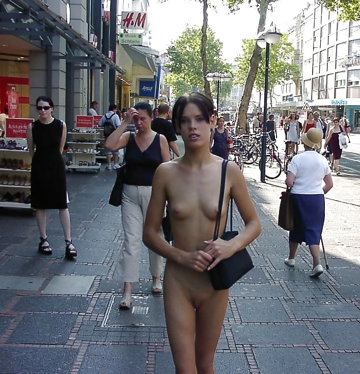 Nudes in public No. 3 - N. C. porn gallery