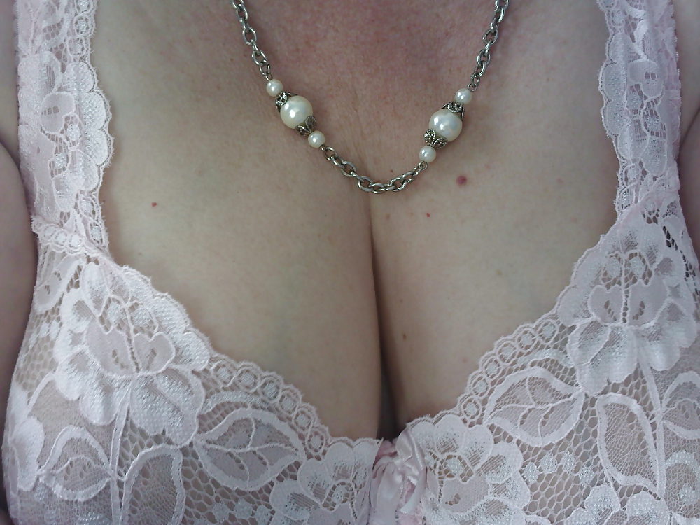 Cleavage requests porn gallery