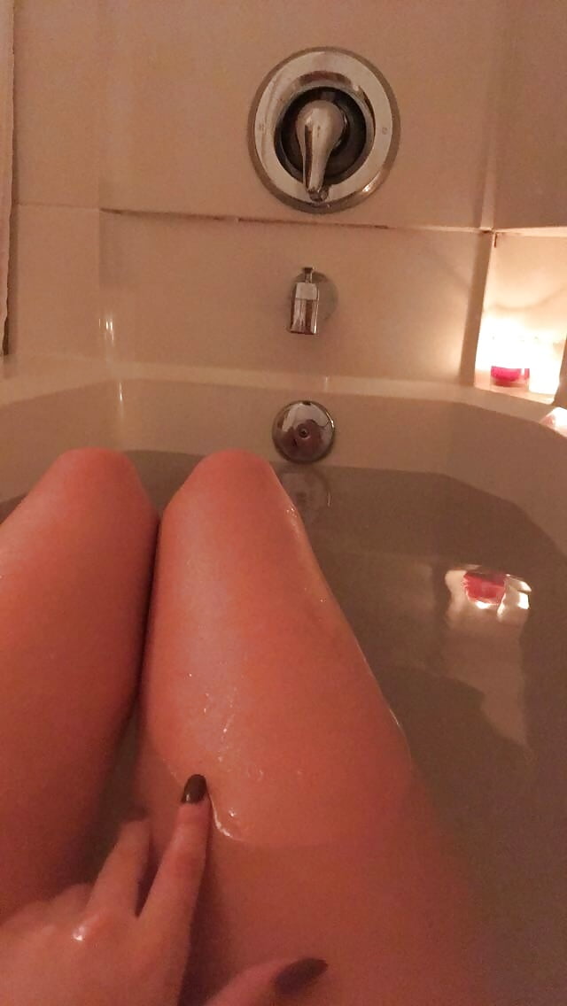 Amateur Pics porn gallery