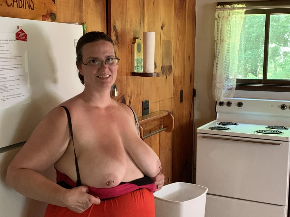 BBW wife with big nipples - 28 Photos 